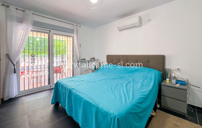 Resale - Villa / Doppelhaushälfte - Hondón de las Nieves