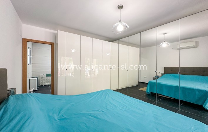 Resale - Villa / Doppelhaushälfte - Hondón de las Nieves