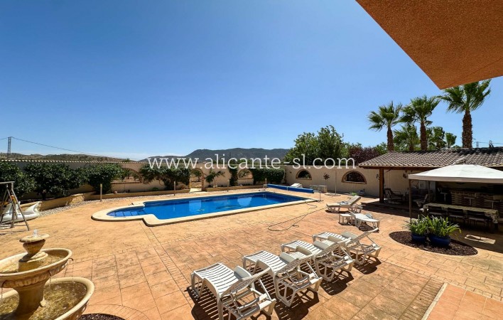 Resale - Villa / Doppelhaushälfte - Hondón de las Nieves