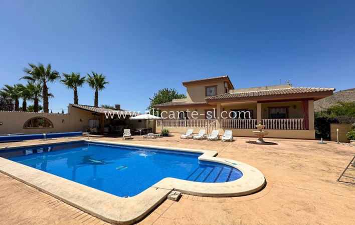 Resale - Villa / Doppelhaushälfte - Hondón de las Nieves