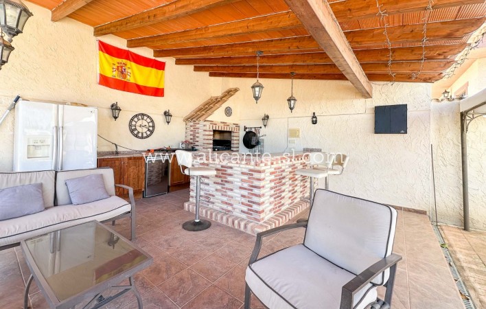 Resale - Villa / Doppelhaushälfte - Hondón de las Nieves