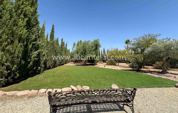 Resale - Villa / Doppelhaushälfte - Hondón de las Nieves