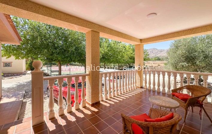 Resale - Villa / Doppelhaushälfte - Hondón de las Nieves