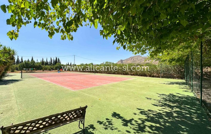 Resale - Villa / Doppelhaushälfte - Hondón de las Nieves