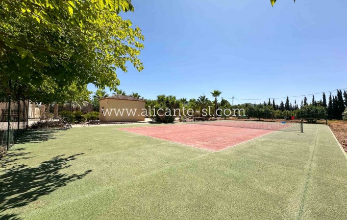 Resale - Villa / Doppelhaushälfte - Hondón de las Nieves