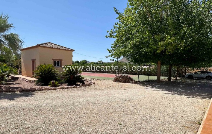 Resale - Villa / Doppelhaushälfte - Hondón de las Nieves