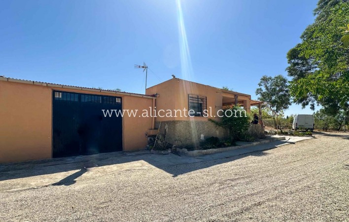 Revente - Finca - Hondón de las Nieves