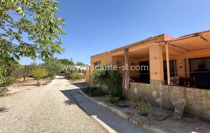 Revente - Finca - Hondón de las Nieves