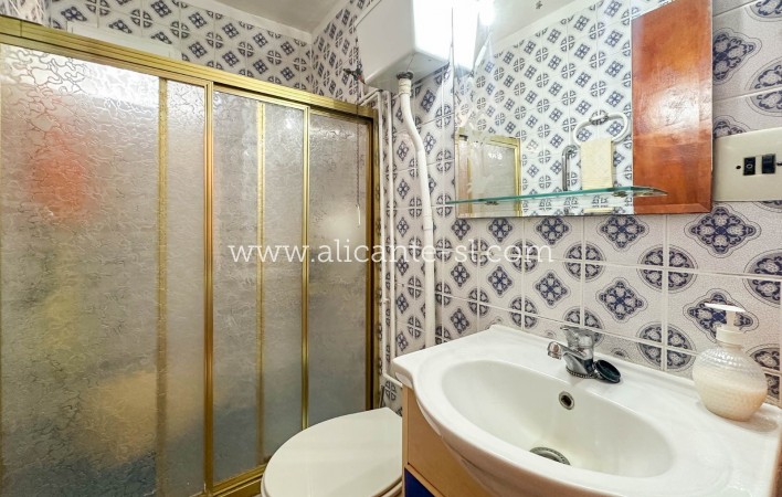 Revente - Finca - Hondón de las Nieves