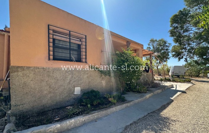 Revente - Finca - Hondón de las Nieves