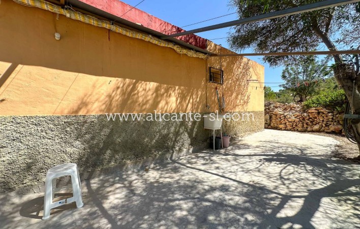 Revente - Finca - Hondón de las Nieves