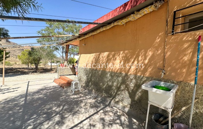 Revente - Finca - Hondón de las Nieves