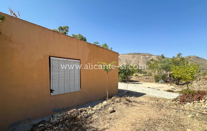 Revente - Finca - Hondón de las Nieves