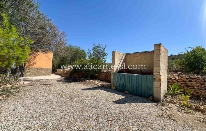 Revente - Finca - Hondón de las Nieves