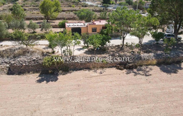 Revente - Finca - Hondón de las Nieves