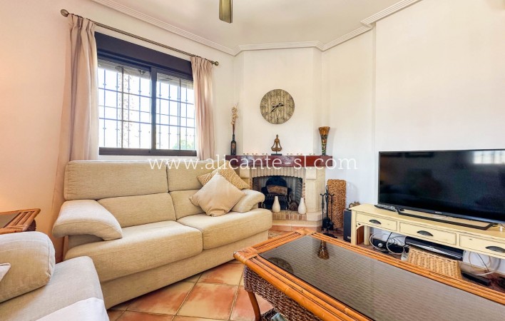 Sale - Villa  - Hondón de las Nieves