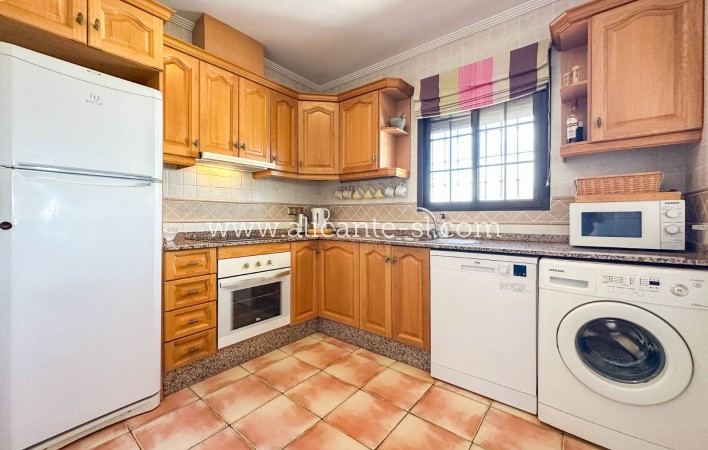 Sale - Villa  - Hondón de las Nieves