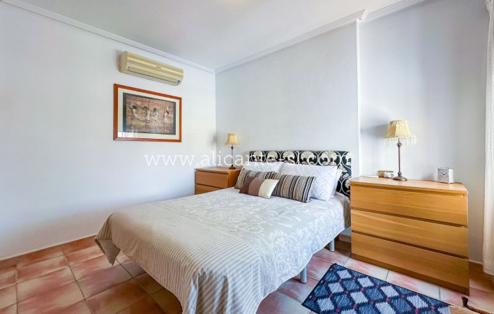 Sale - Villa  - Hondón de las Nieves