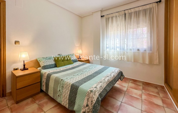 Sale - Villa  - Hondón de las Nieves