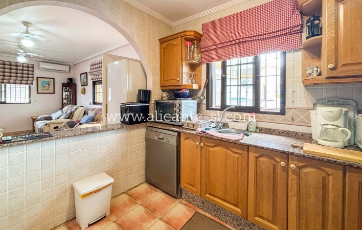 Revente - Villa  - Hondón de las Nieves