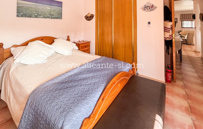 Revente - Villa  - Hondón de las Nieves