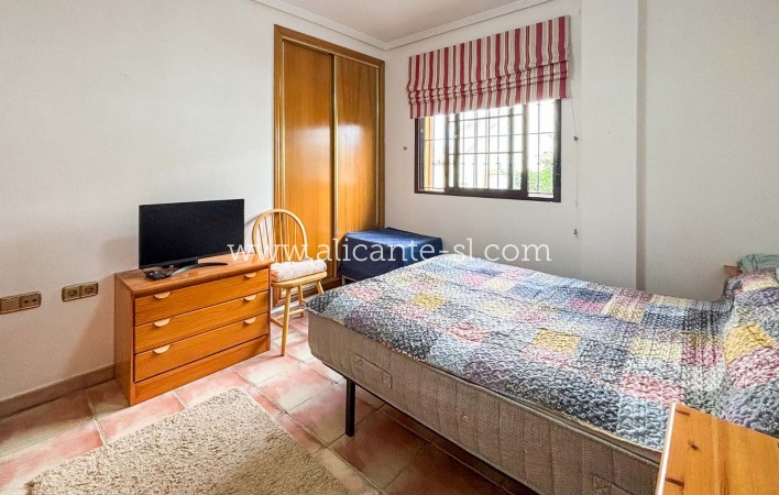 Revente - Villa  - Hondón de las Nieves