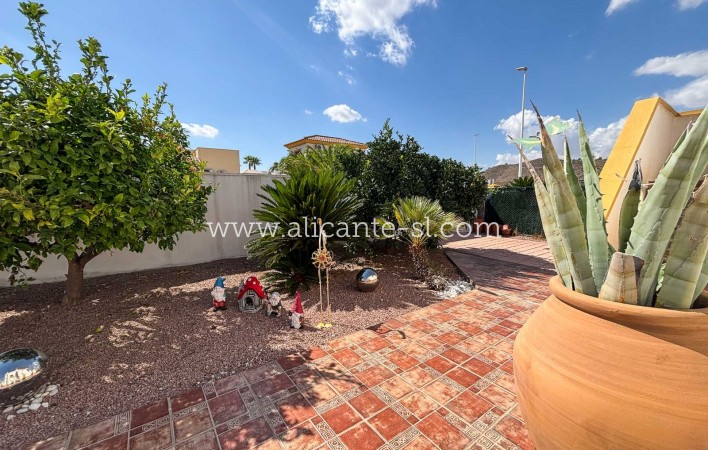 Revente - Villa  - Hondón de las Nieves