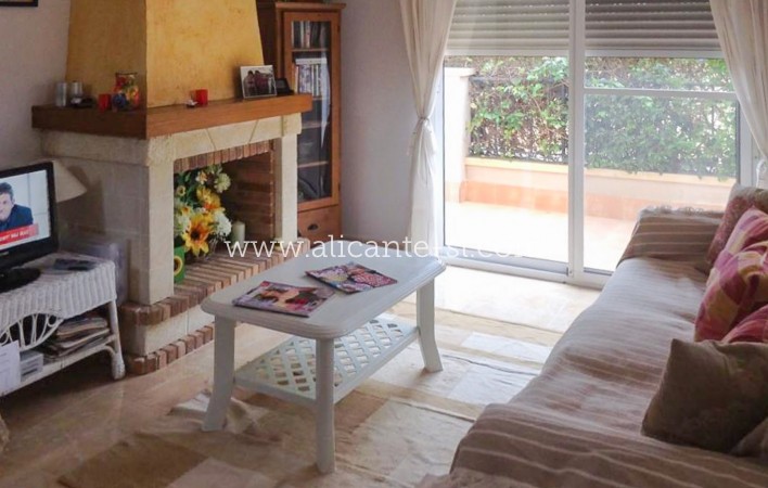 Resale - Villa / Doppelhaushälfte - Hondón de las Nieves