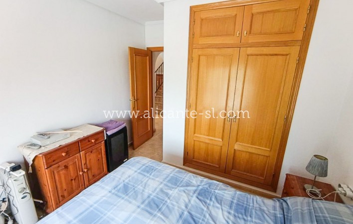 Resale - Villa / Doppelhaushälfte - Hondón de las Nieves