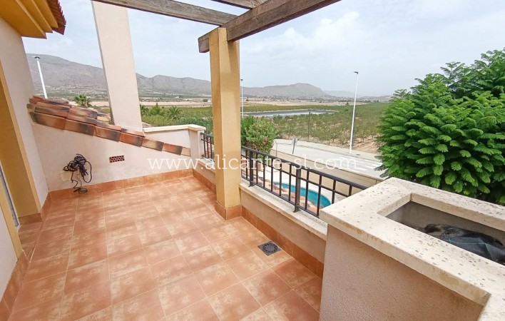 Resale - Villa / Doppelhaushälfte - Hondón de las Nieves