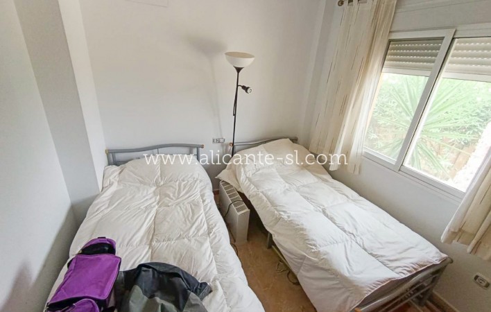 Resale - Villa / Doppelhaushälfte - Hondón de las Nieves