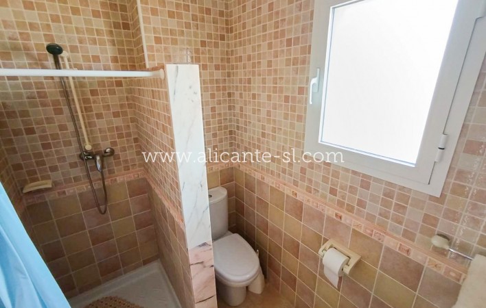 Resale - Villa / Doppelhaushälfte - Hondón de las Nieves