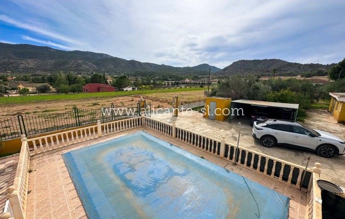 Sale - Villa  - Hondón de las Nieves