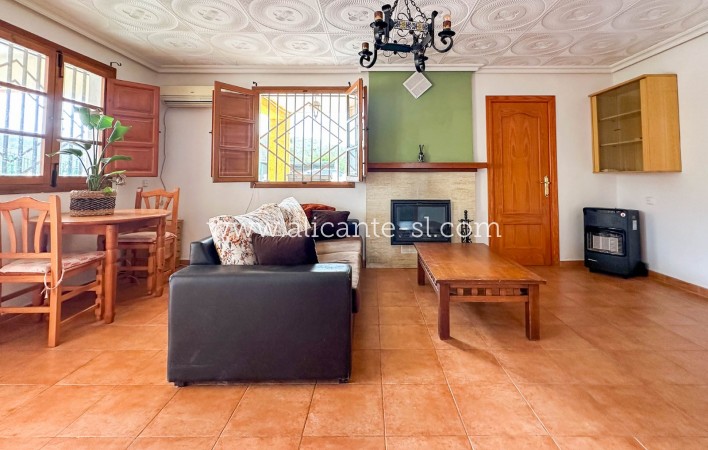 Sale - Villa  - Hondón de las Nieves