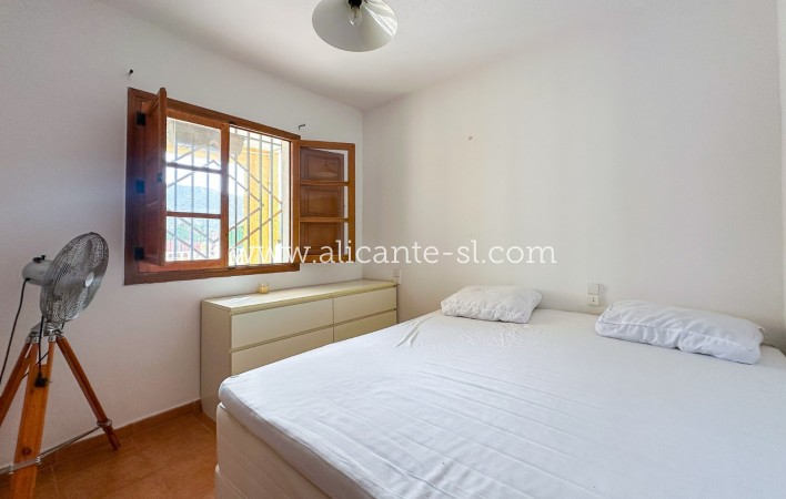 Sale - Villa  - Hondón de las Nieves