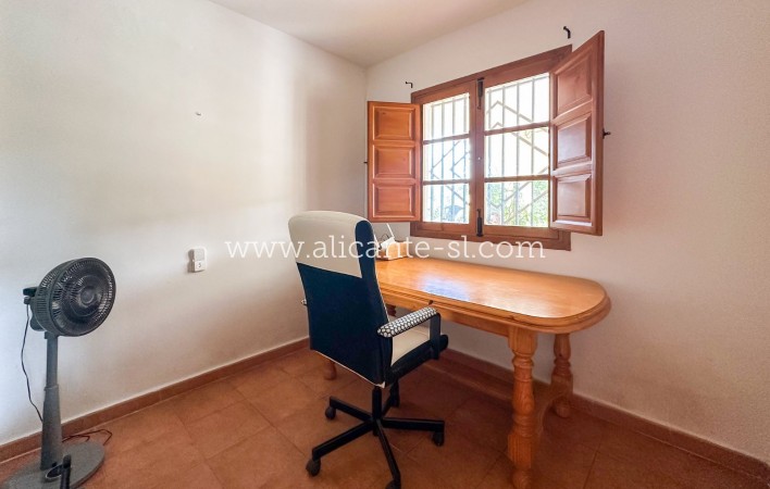 Sale - Villa  - Hondón de las Nieves