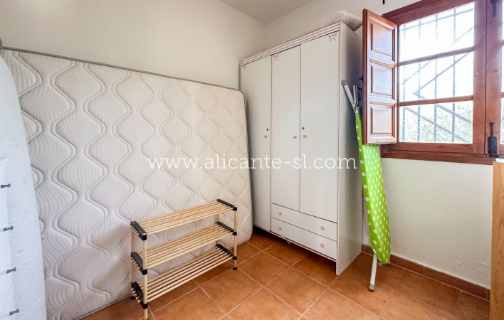 Sale - Villa  - Hondón de las Nieves