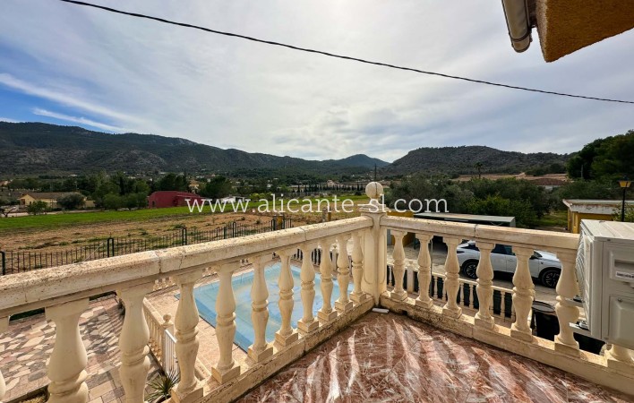 Sale - Villa  - Hondón de las Nieves