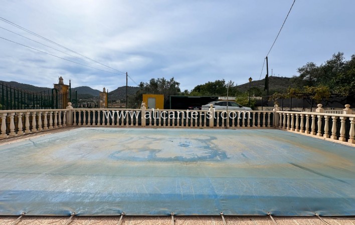 Sale - Villa  - Hondón de las Nieves