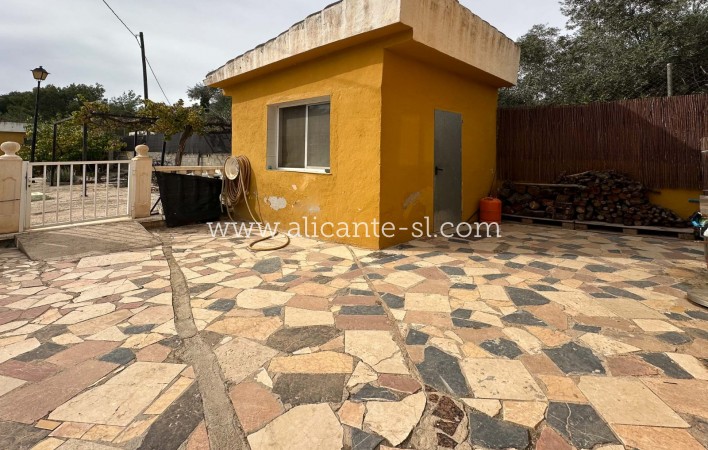 Sale - Villa  - Hondón de las Nieves