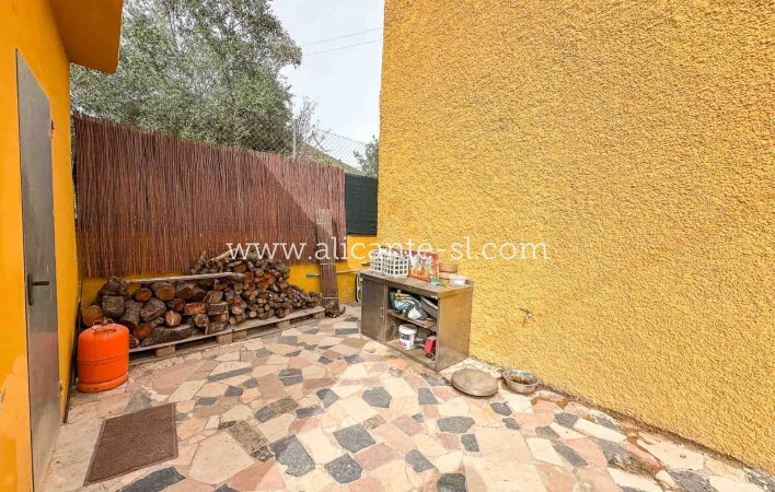 Sale - Villa  - Hondón de las Nieves