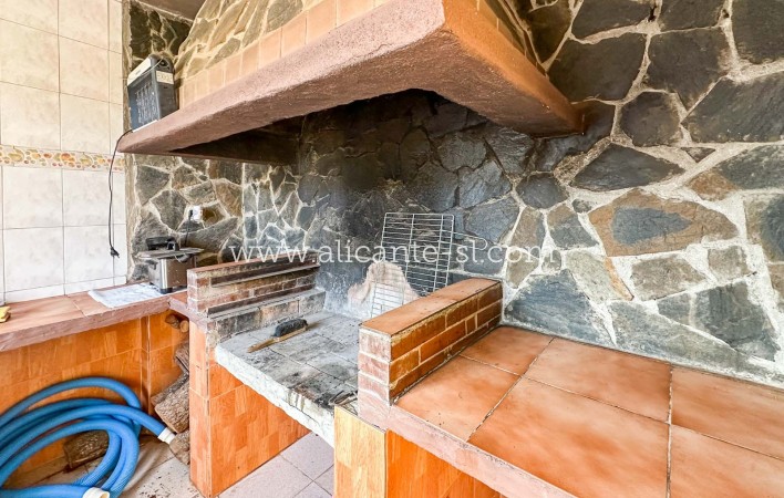 Sale - Villa  - Hondón de las Nieves