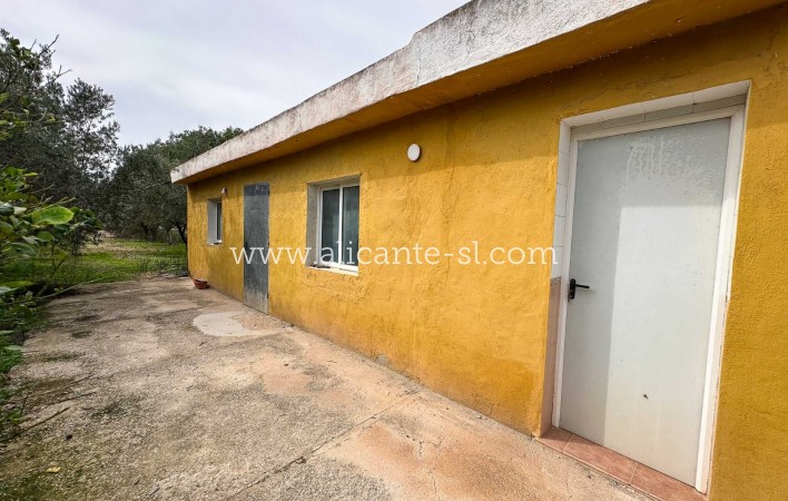 Sale - Villa  - Hondón de las Nieves
