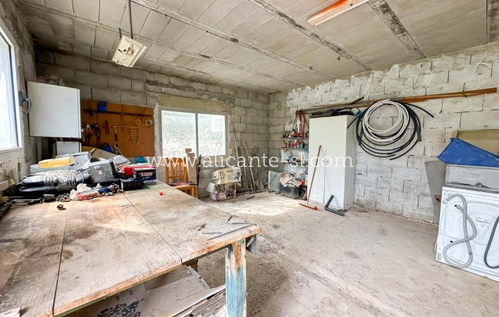 Sale - Villa  - Hondón de las Nieves