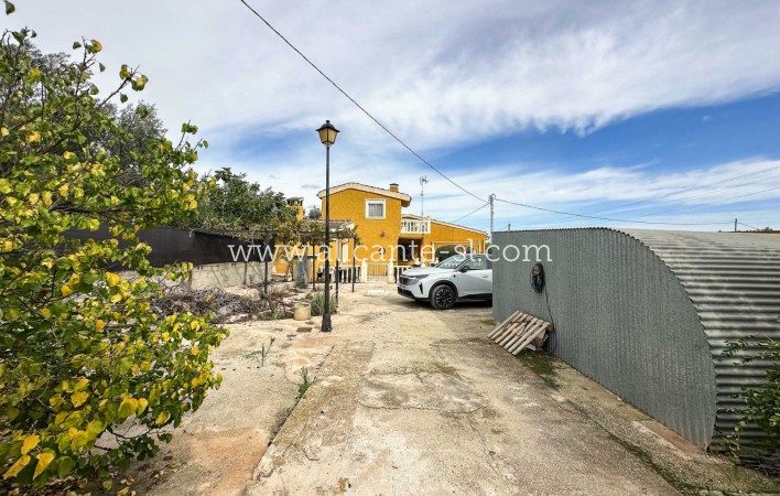 Sale - Villa  - Hondón de las Nieves