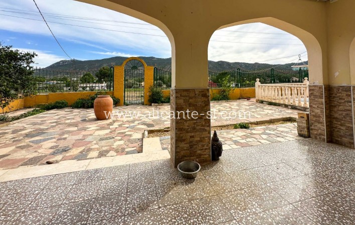 Sale - Villa  - Hondón de las Nieves