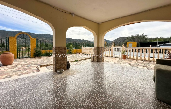 Sale - Villa  - Hondón de las Nieves