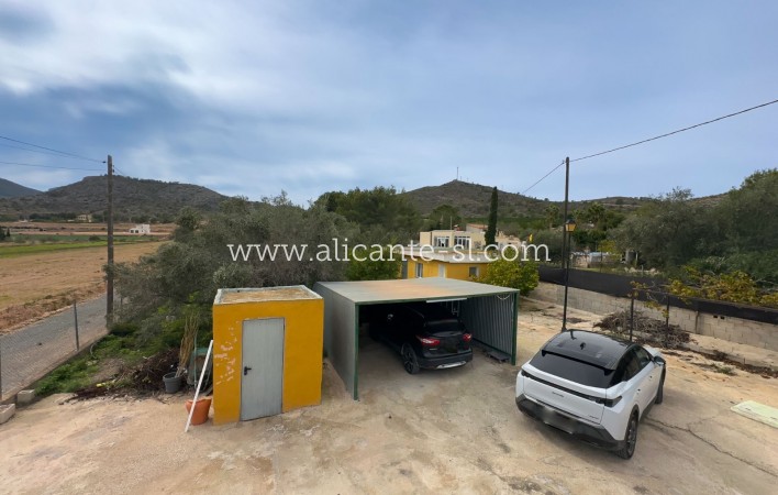 Sale - Villa  - Hondón de las Nieves