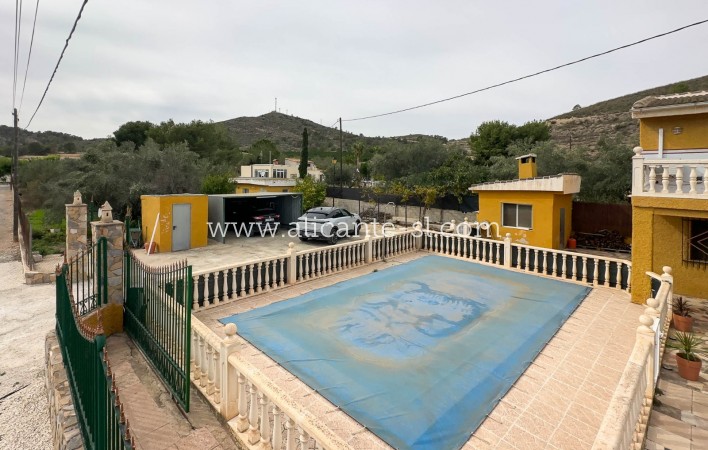 Sale - Villa  - Hondón de las Nieves