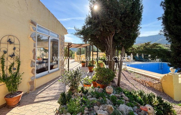 Venta - Finca - Hondón de las Nieves